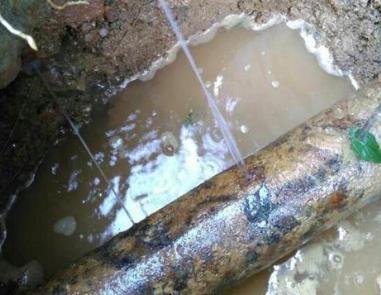 博爱楼顶渗水维修公司分享下地暖漏水的原因及检测方法。